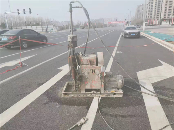 排浦镇公路路面下沉沉降开裂注浆加固施工